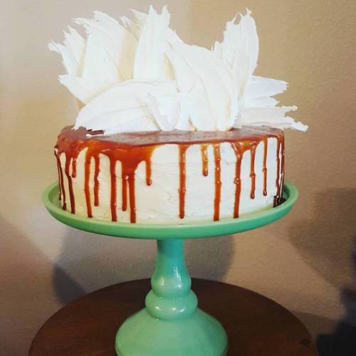 #brushstroke #saltedcaramel #chocolate #cake for #moms #birthday  Guess those #wilton #cakedecoratin