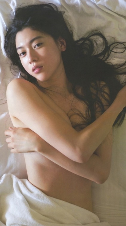 三吉彩花