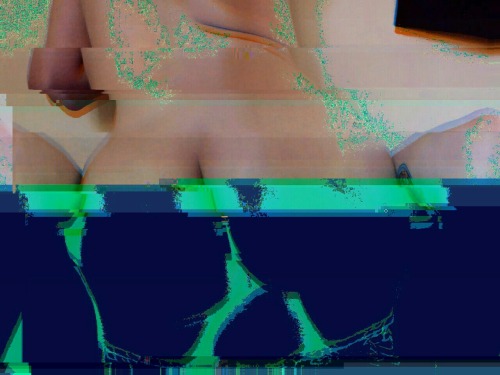 glitchsexy: “Such a Doll” @lild0ll