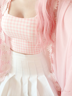sissydonna:  amaitohiko:  Pink daisy kimono | Lookbookstore Read More   Where Boys Will Be Girls