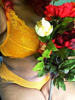 ox-miss-a:  starlisza:I love my body  This reminds me… I need to go buy myself some flowers.