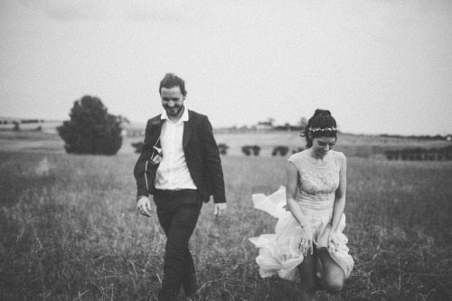 kaylenloves:  rootedhearts:  theantiquated:  Caitlin & Josh » Brown Paper Parcel Photography      Ugh everything about this is perfect from the dress to the location. I die.