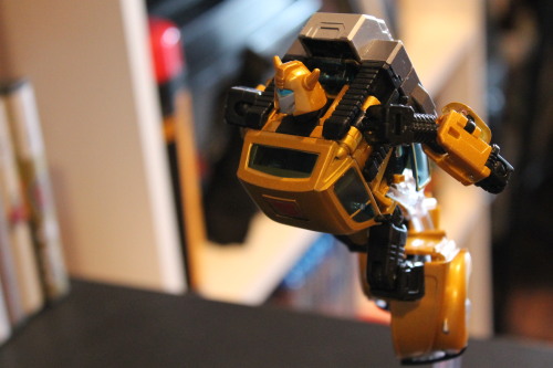 TakaraTomy Masterpiece G2 Bumblebee