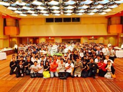 SnK News: Group Photos at the SnK Season 2 Production Staff PartyAs shown yesterday, Isayama and a large amount of SnK staff attended the season 2 gathering! Two group photos have been shared - one with all the attendees and one with mainly the seiyuu