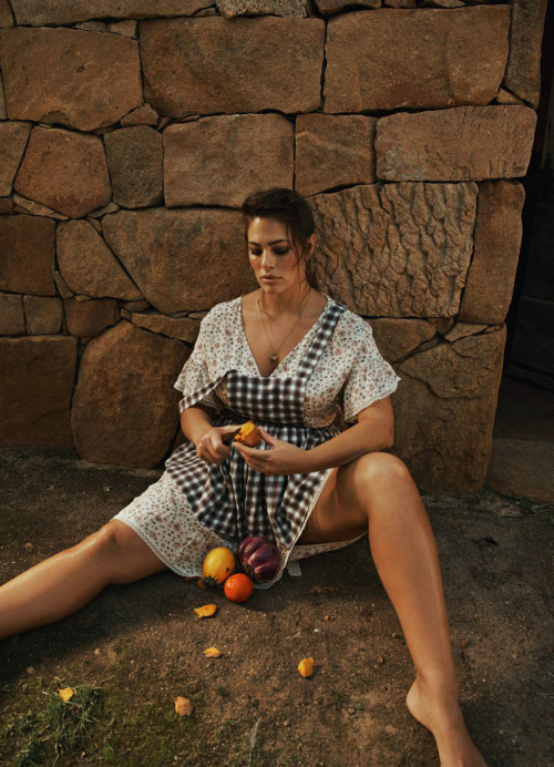 distantvoices:ASHLEY GRAHAM IN VOGUE PARIS NOVEMBER 2018 BY LACHLAN BAILEY