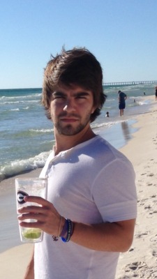 willywat:  willywat:  I’m at the beach  And drunk…