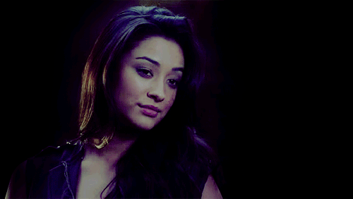 pink3991:  Emily Fields making all of us question our sexuality 