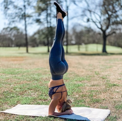 yogapantlouv:  Yoga Headstand