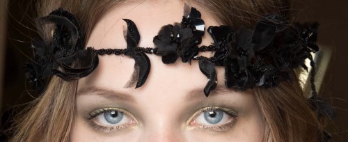 empress-empire:  Detail || Atelier Versace F/W15 Couture