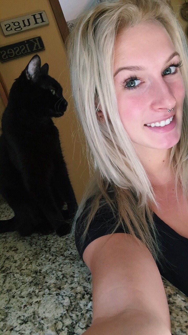 ikittenyou:  Just catting around