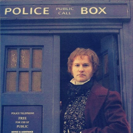 sherlockmissmoriarty:  Mark Gatiss + TARDIS  Mark Gatiss + Doctor is here  Mark Gatiss + D
