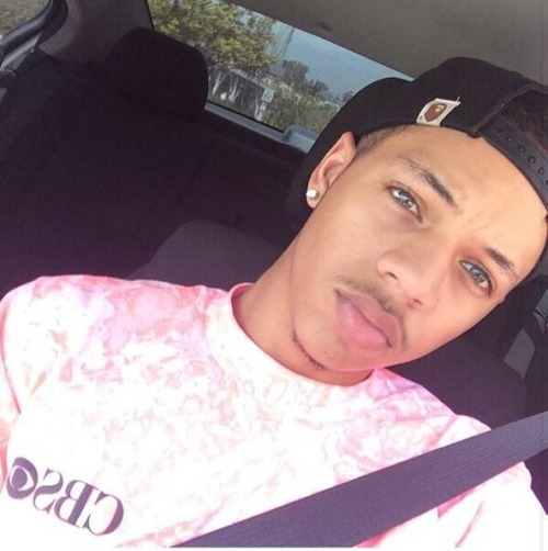 corahniscool:  Young Jeremy Meeks with no felonies lmao