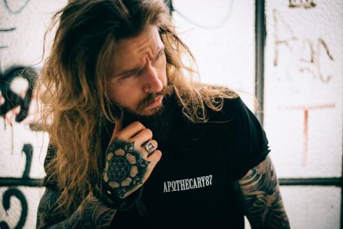 apothecary87:  @thecreekman wearing our original t-shirt available online via the website:   www.apothecary87.co.uk  #TheManClub #Apothecary87  Photo @lucas_coersten
