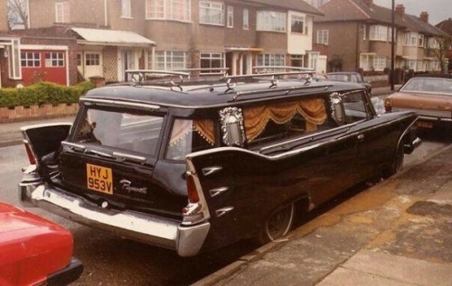 the-real-sasquatch: hotrodzandpinups: Plymouth Fury hearse via 1960 Wow 