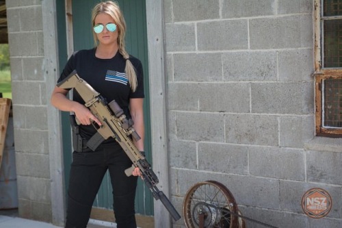 Happy #FNFriday! @hailey_harris_mn had never seen an @fn_america SCAR in person or shot one. Needles