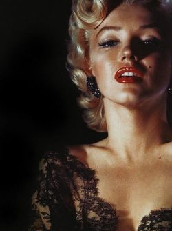 theniftyfifties:  Marilyn Monroe photographed by Ernest Bachrach, 1952.  