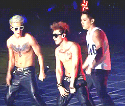 jongwoonlove:  I was reading a sad fanfic and I go back to my gallery and I see this.