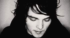  Make me choose: danger days Gerard / revenge Gerard 