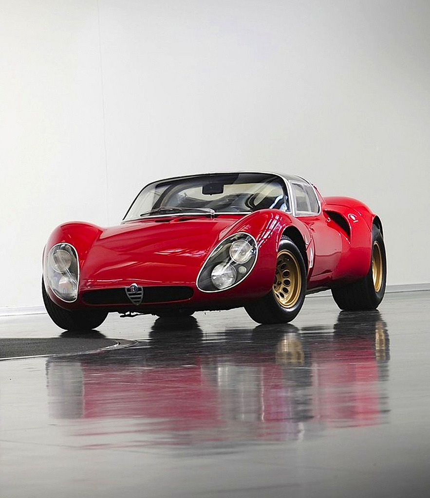 automotivated:  Alfa Romeo Tipo 33 Stradale (by Auto Clasico)