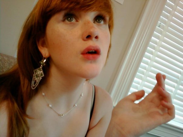 danserdanslesbulles:  I miss those earrings SO much  So pretty
