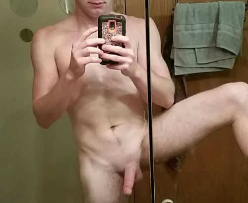 straightdudesnudes:  I love 18 year old boys. Especially the jocks right out of high school. Dustin personifies that, old enough to send nudes and gullible enough to send plenty. 😉 