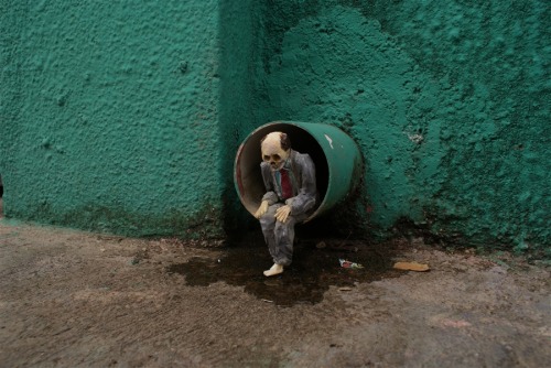 asylum-art:  Isaac Cordal - Cement Eclipses. Chiapas, Mexico. 2013 artisr on tumblr Isaac Cordal was in Mexico last year where he could give some new perspectives to his project Cement Eclipses. The Spanish artists so get inspired by the local folklore