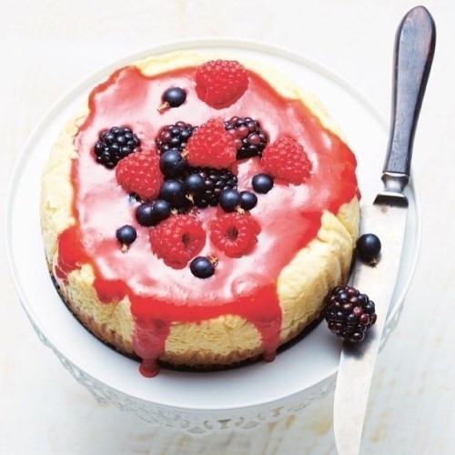 Ce cheesecake aux fruits rouges est tout simplement INRATABLE !  La preuve dans la bio  Livre : Rece