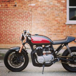 six3seven:  By ‘returnofthecaferacers’ on instagram: #honda CB550 by Cognito Moto up on the site now. This thing is a work of art. http://bit.ly/18qdd6d 