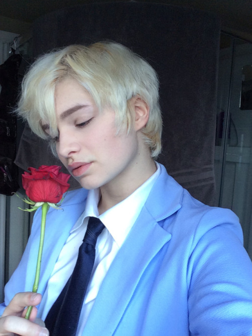 late for vday but have a rose from tamaki! (jacket from here)