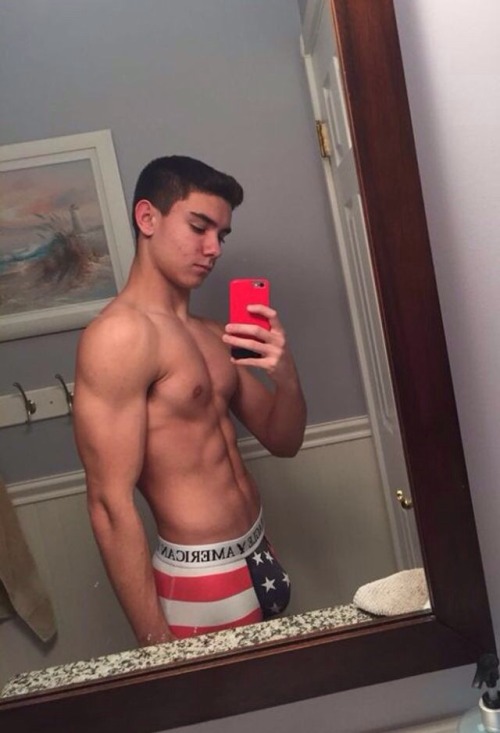 https://horniboisteenbois.tumblr.com/post/170016397225