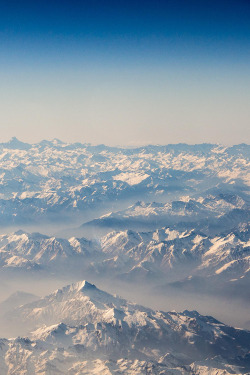 wnderlst:  Flying over the Alps in Europe