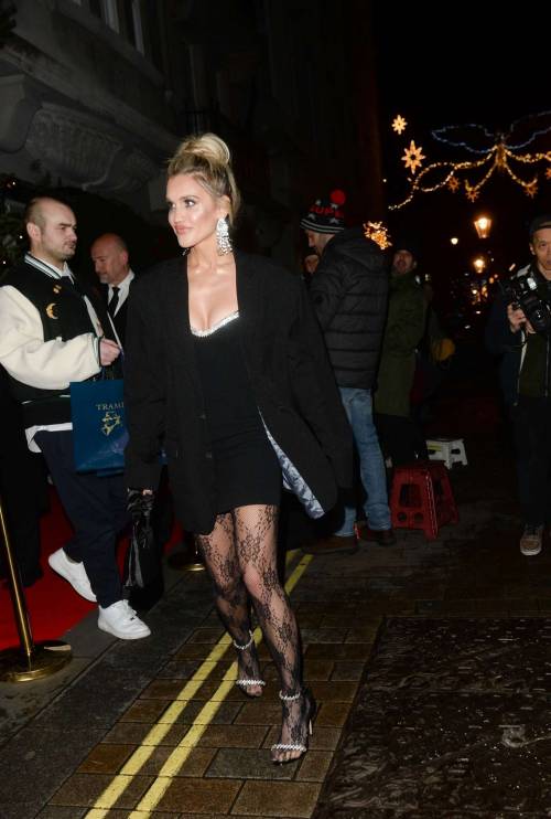 pantyhose-magazine: Ashley Roberts - Black pantyhose at a Xmas party viafashionforyourlegs.b