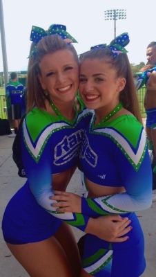 ohheylookitsamy:Stingray Allstars Orange 🍊💚💙  👉 Haley Turner