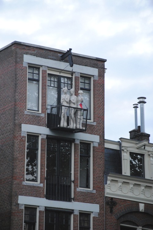 The houses are so narrow in Amsterdam that furniture and larger items have to come in and out via th