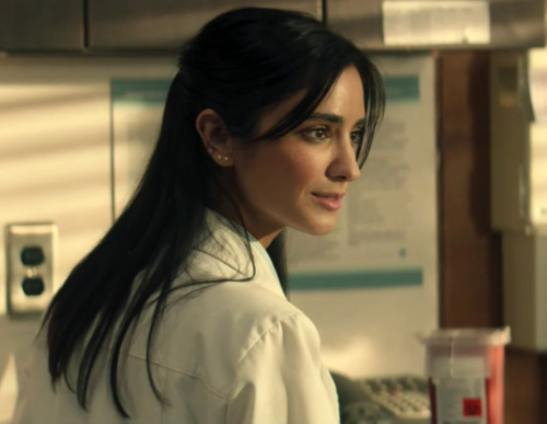 Ok, so Picard ep 3, ‘Assimilation’, arrived this week and I’m in love. Sol Rodriguez as Dr Teresa Ra