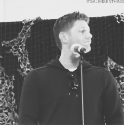 itsajensenthing:  x 