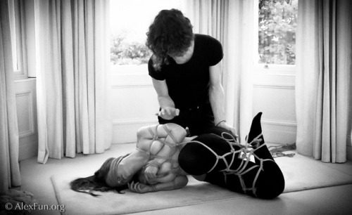 alexandreandco: Airbnb Bondage… Photos&ropes Alex Lobos, Alexfun.org In Berlin?-> Join the bondage jam (model: Circumpunct) 