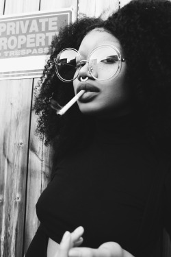 domyinyay:  Just bein poppin.. Photographer: