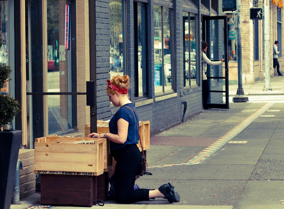 chickswithrecords:  praise be to wax.