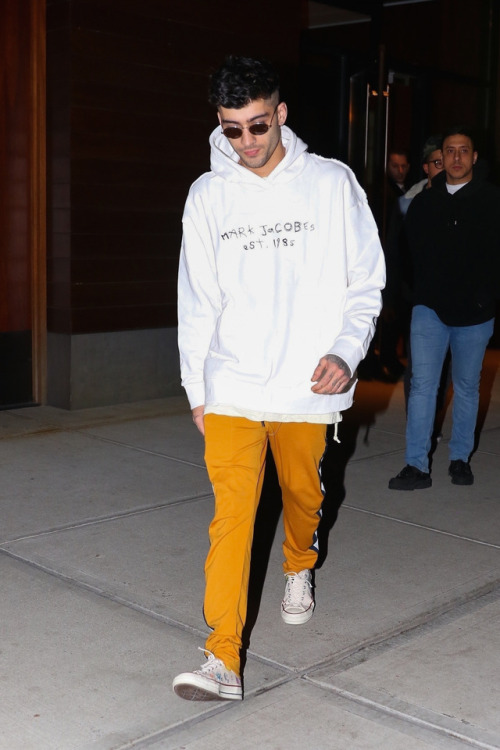 keepingupwithzayn:Zayn leaving his apartment on January 19, 2018 in New York City.