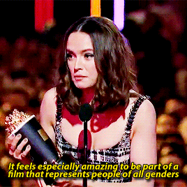 beneffleck:Daisy Ridley wins Best Breakthrough Performance at the MTV Movie Awards