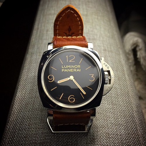 paneraicentral:  Simplicity at its finest. The #Panerai PAM372 by @wingedcrusader