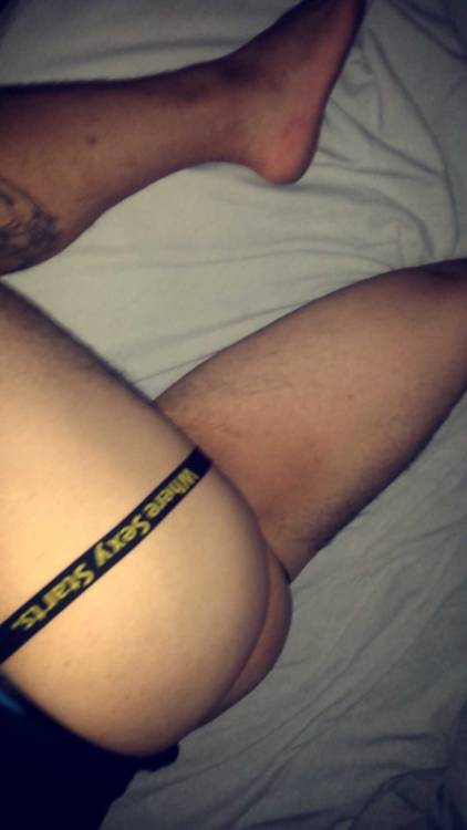 betomartinez:  Thanks JM for the hot and sexy pics!  You guys can hit him up at: IG: jojomedina18 kik: jojomedina18   Please send pics to: Por favor manda tus fotos a: betomartinez2008@gmail.com Beto’s Corner  http://betomartinez.tumblr.com/