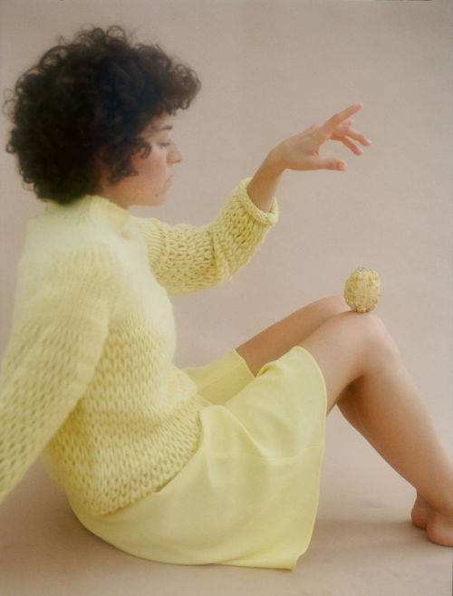 trufflebootybuttercream: gordonm34: all-the-garden-roses: Alia Shawkat photographed by Carlotta Guer