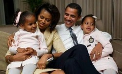 michelleobamarocks:  Obama Family 😍😱😱