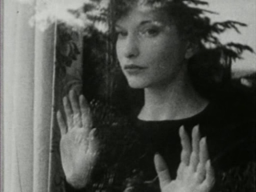 Films watched in 2015.Film 242: Meshes of the Afternoon (Maya Deren &amp; Alexander Hammid, 1943