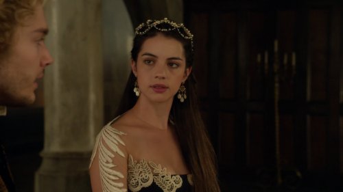 REIGN 2x07: ADELAIDE KANE as MARY STUART