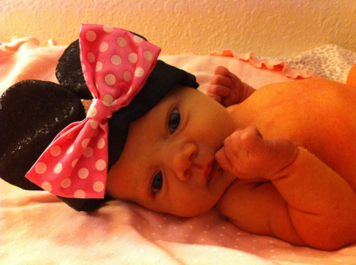 maryfoundnemo:disneylad:Awe, look how cute my little baby niece is! Mary and I bought this headband 
