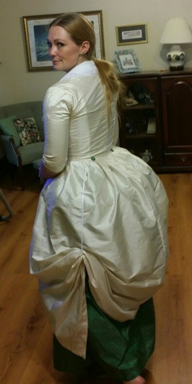 southcarolinadove:transluminescence:southcarolinadove:My 1770s polonaise dress is almost done!!omg a