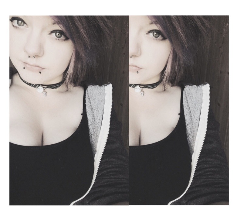 l0sing-t0-insanity:  Chokers 👌